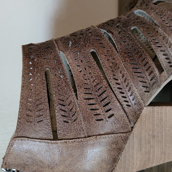 Super cute Not Rated heel - Picture 5 of 7